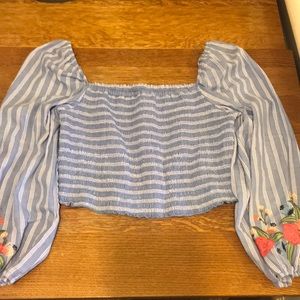 Xhiliration Long Sleeve Crop Top